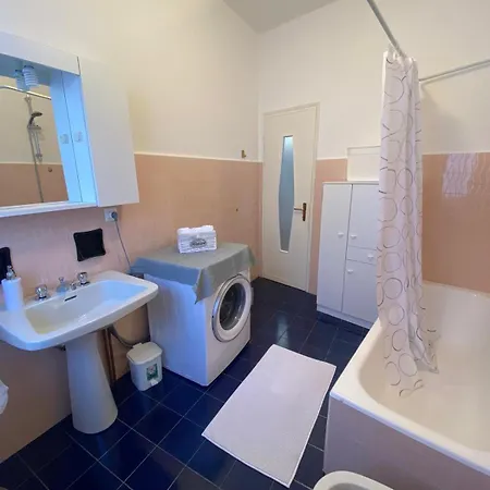 Casa Quanzito -casa Intera Con Giardino E Parcheggio Privato, Ideale Per Famiglie 別荘 デルヴィオ