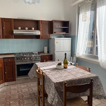 Casa Quanzito -casa Intera Con Giardino E Parcheggio Privato, Ideale Per Famiglie 別荘 デルヴィオ