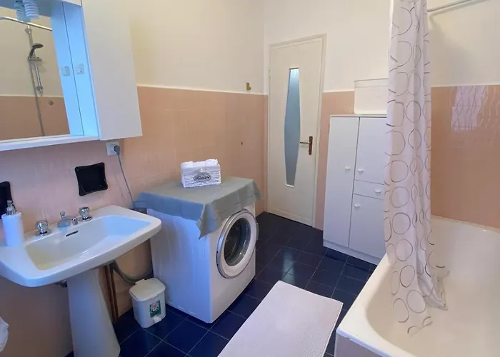 Casa Quanzito -casa Intera Con Giardino E Parcheggio Privato, Ideale Per Famiglie בית נופש דרביו